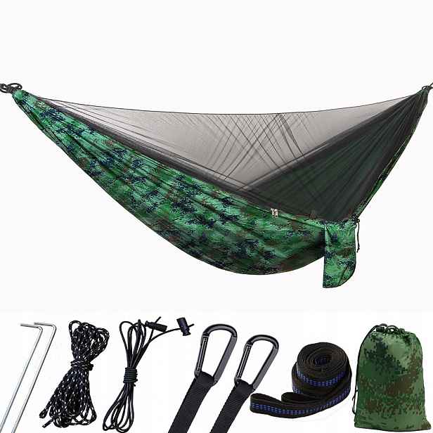 Outdoorová turistická houpací síť s vojenskou moskytiérou maskáč montážní sada