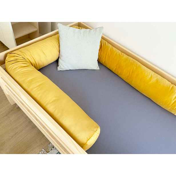 Sametový mantinel do dětské postele ve tvaru válce Zvolte barvu: Hořčicová, Zvolte délku: 450 cm