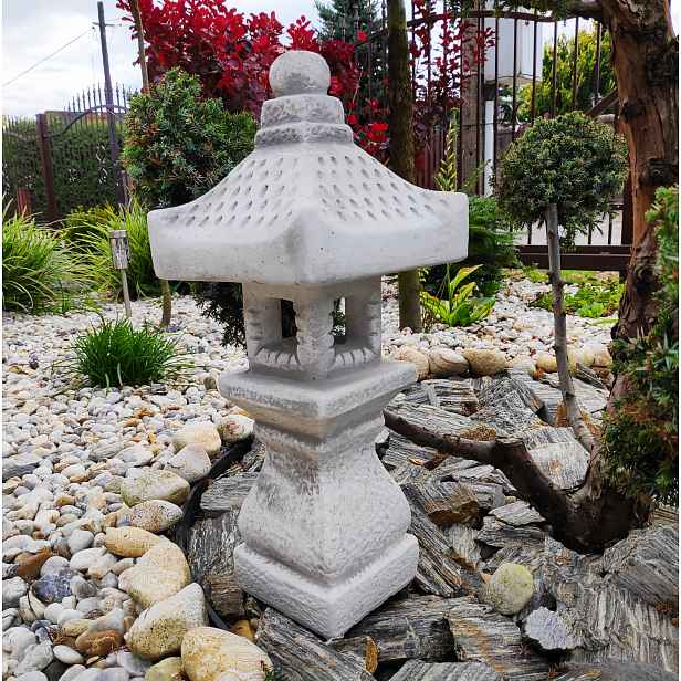 Zahradní lucerna Pagoda v japonském stylu „tachi-gata-oki” Beton