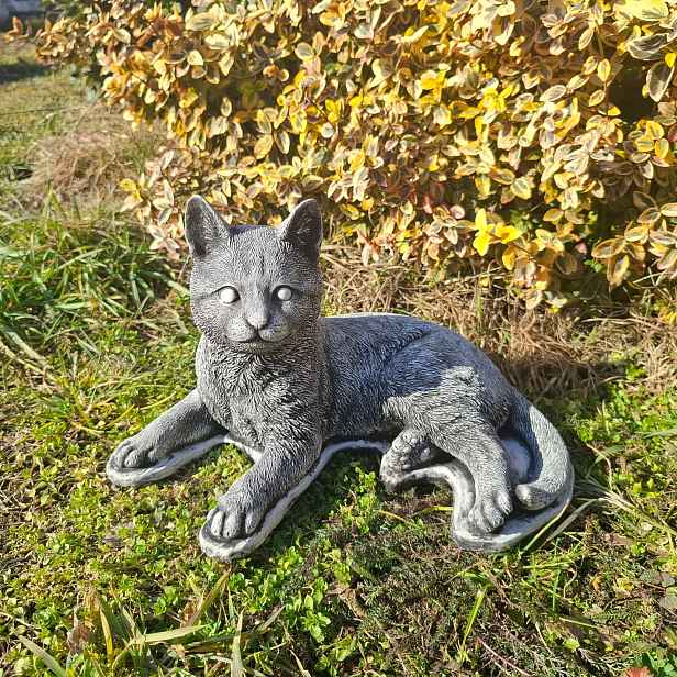 Betonová zahradní figurka Kočka ležící kočka figurka kočky