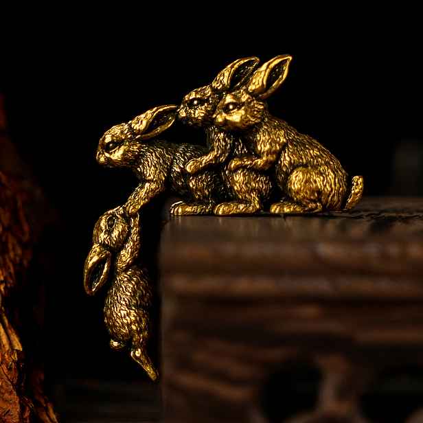 TEMU 100% Masivní mosazné figurky čtyř králíků – Retro dekorace na stůl, sběratelská sada, vintage mosazné zvířátka na kancelářský stůl, knihovnu