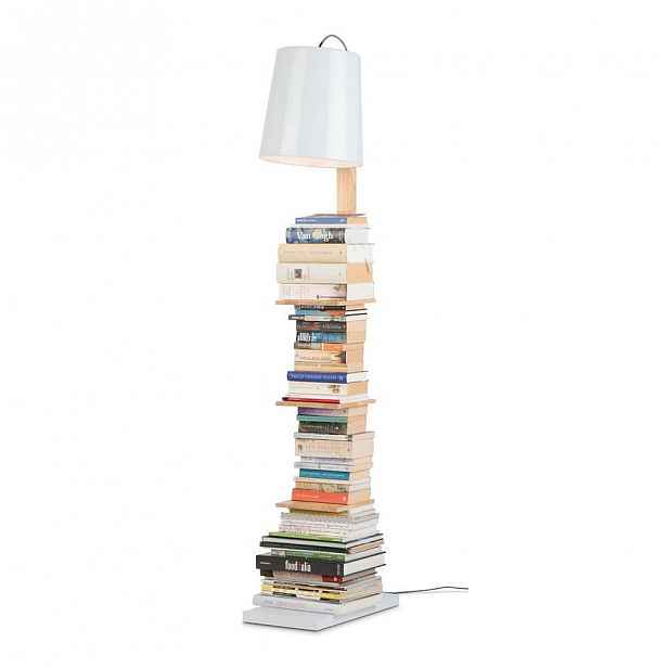 Volně stojící lampa s bílým stínidlem a policemi Citylights Cambridge, výška 168 cm