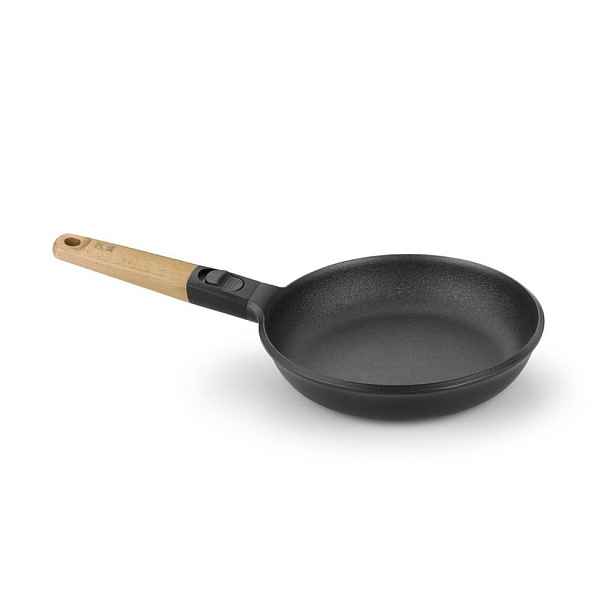 pánev d24cm MARKET, rukojeť přír.dřevo, litina