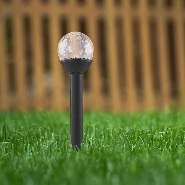 Solární lampa kulová 6 cm RGB VO0656