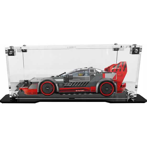 Vitrína s černou základnou pro sadu Lego 76921 Závodní Audi S1 E-tron