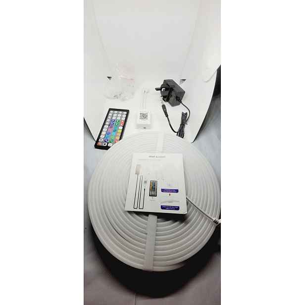 Ailbton 18 m Led Neon Rope Lights Aplikace/Dálkový Ovladač IP65 Anglická Zástrčka