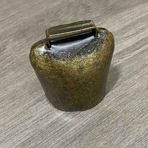 TEMU Vintage Kravský Zvon - Zvon s Čistým Zvukem pro Bezpečnost Dobytka, DIY Příslušenství pro Domácí Mazlíčky & Dekorace ve Venkovském Stylu