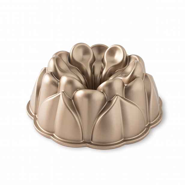 Forma na bábovku Nordic Ware Magnolia, karamelová, 2,4 l