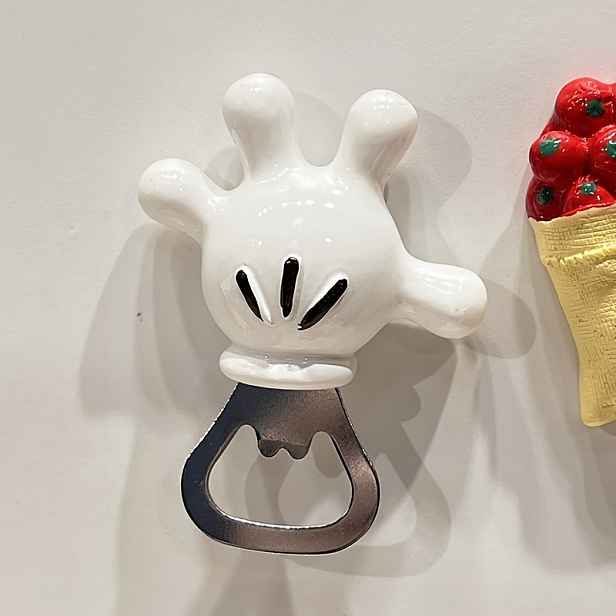 TEMU Dámský klíčenka s kresleným Mickey Mousem, klíčenka, kreativní trojrozměrný magnetický Mickey, multifunkční otvírák na láhve a magnet na lednici