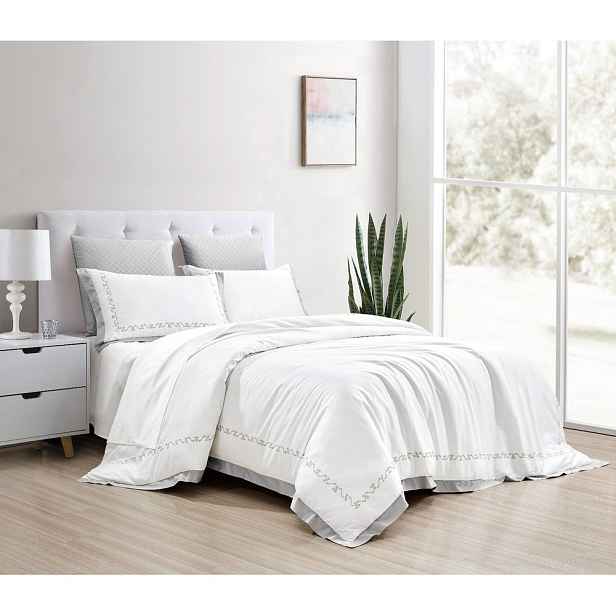 Bílé povlečení na dvoulůžko/prodloužené z bavlněného saténu s prostěradlem/6dílné 240x220 cm Diana – Mila Home Luxury