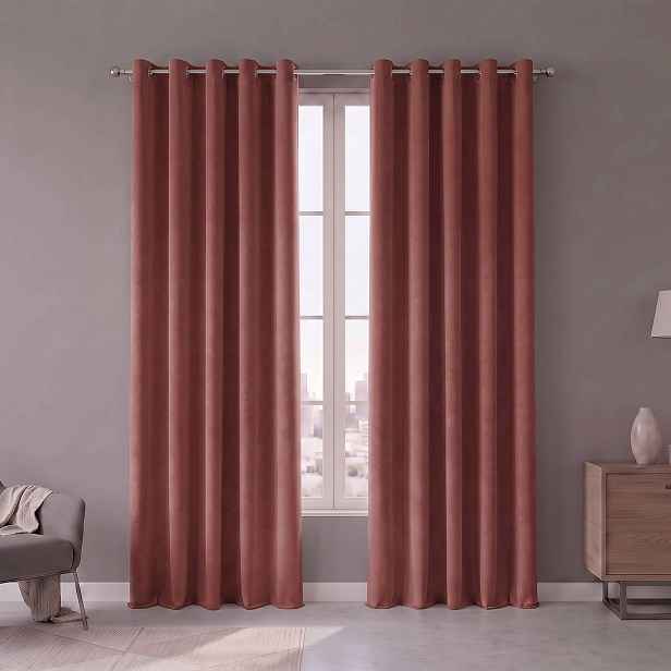 Dekorační závěs VALENTINO 013 tmavě růžová s kroužky 140x250 cm