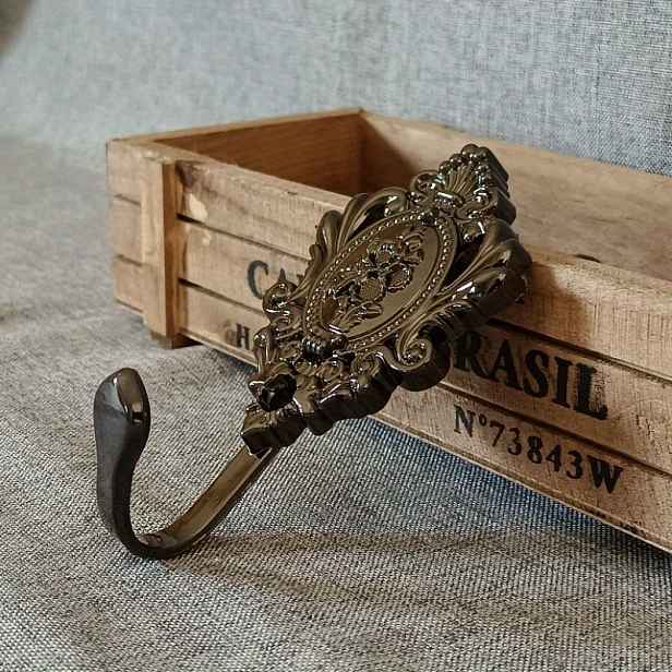 TEMU Luxusní Vintage Hák - 1 ks, Odolný proti Rezivění, Snadná Instalace pro Ručníky a Župany - Elegantní Koupelnový Doplněk