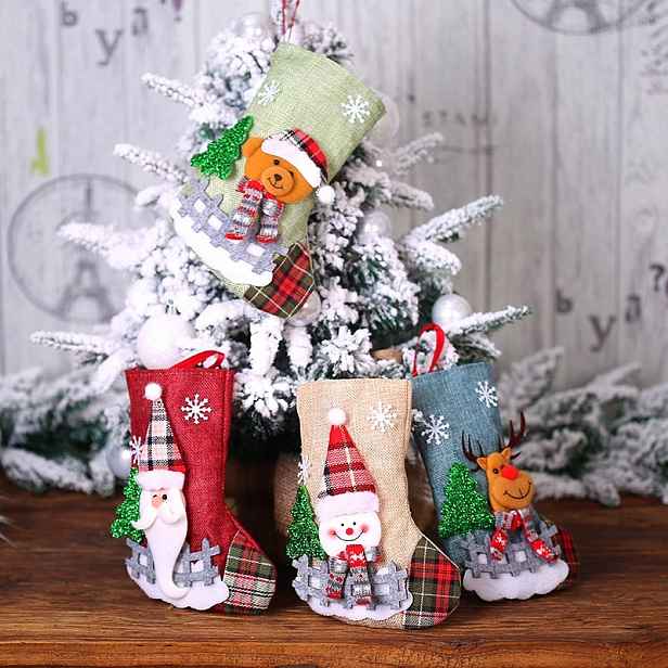 Vánoční Sada 4 x Ponožky 3D Ozdobné 16 x 23 cm Na Krb