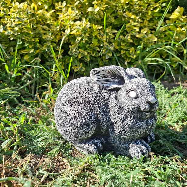 Betonová zahradní figurka Králík, zahradní socha králíček, betonová