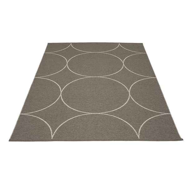 Tmavě šedý vnitřní a venkovní koberec 180x275 cm Boo Charcoal Linen – Pappelina