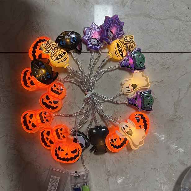 TEMU 1 ks 10/20 LED roztomilý halloweenský světelný řetěz, halloweenský světelný řetěz na baterie, s dýně, stojící dýně, duchů a , pavoučí design,
