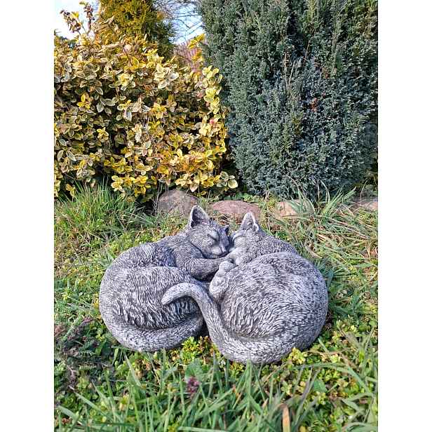 Betonová zahradní figurka Pár spících koček Kočka figurka Kočka