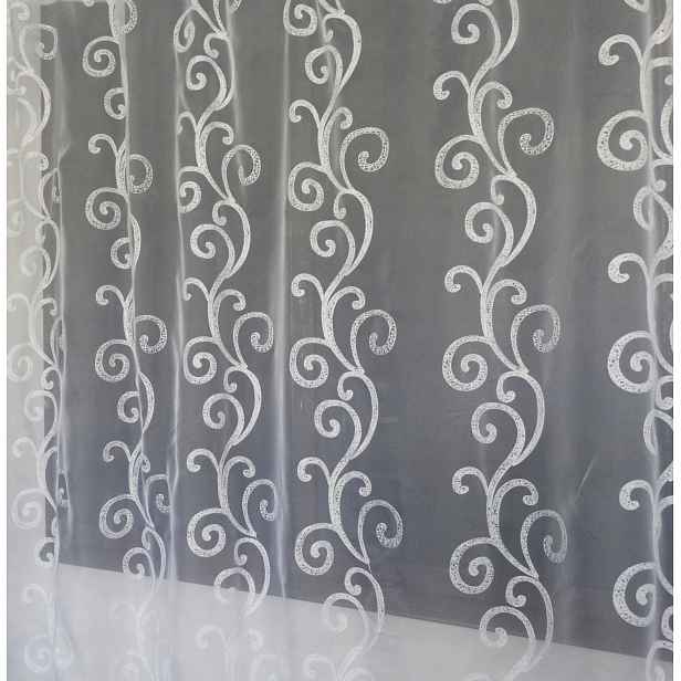 Mg Itea Voál Bílá výšivka 330 x 280 cm s páskou je hotová