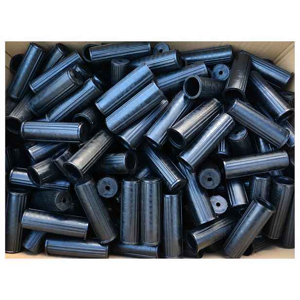 Rukojeť Na Kolečko Černá Držák Na Vozík Trubka Fi 32 MM Rukojeti 600 Ks Plast