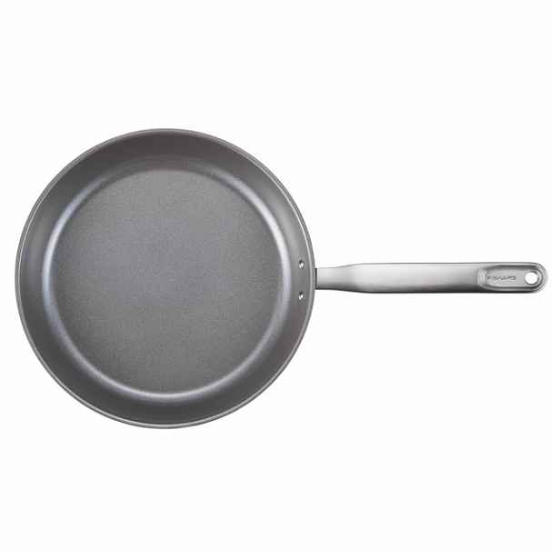 Tradiční keramická pánev Fiskars All Steel 28 cm 1064745