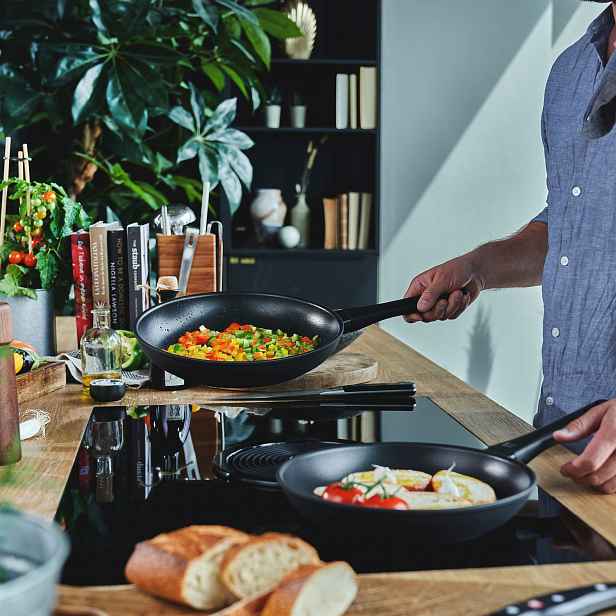 Forma na bábovku ve stříbrné barvě Nordic Ware Royal, 2,36 l
