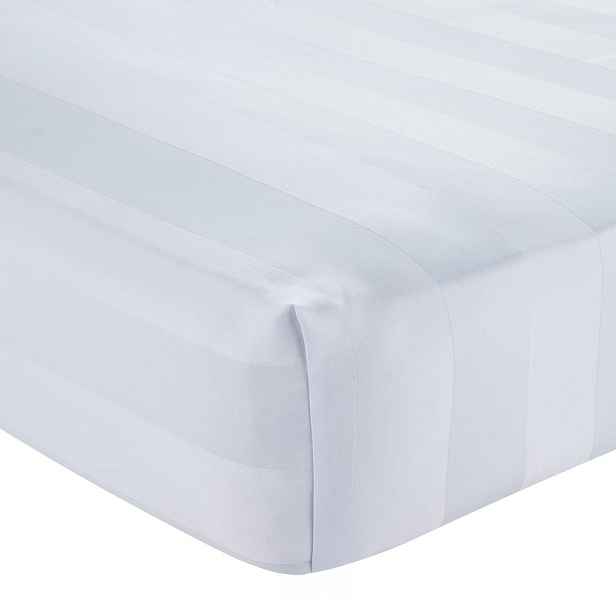 Bílé napínací saténové prostěradlo 150x200 cm So Soft Satin Stripe – Catherine Lansfield