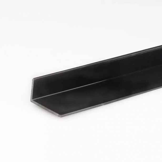 Profil uholníkový PVC cerny lesk 20x25x1000