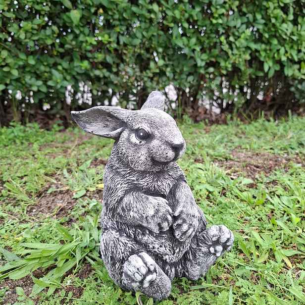 Betonová zahradní figurka Králík Zajíc zahradní socha králíček betonová