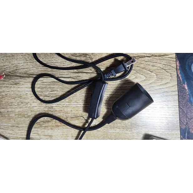 Černý opletený kabel 2,5M 100 Ks zástrčka, vypínač, objímka E26 Ul