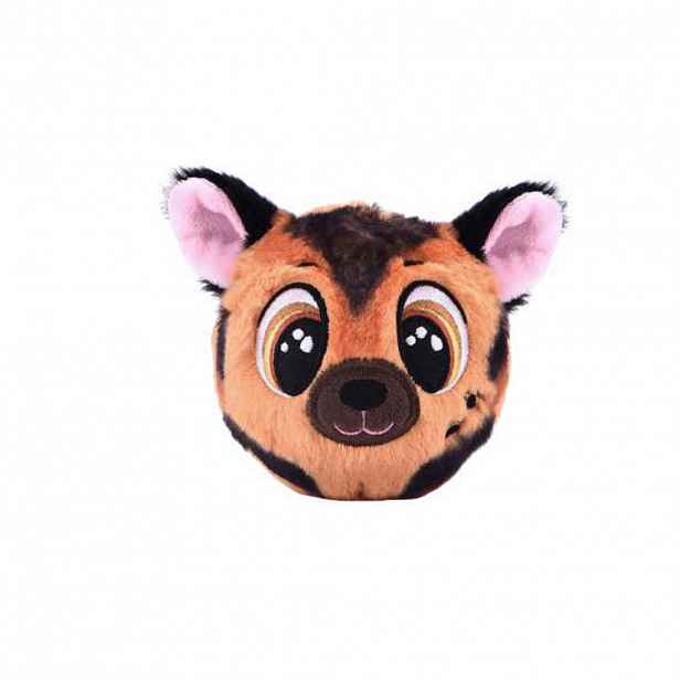 MÍČ NA HRANÍ