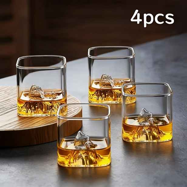 TEMU Sada 4 ks Elegantních Moderních Skleněných Pohárů s 3D Horským Vhodných pro Whisky, Kávu a Vodu - Sklenice na Párty, Setkání, Pitné Sklenice,
