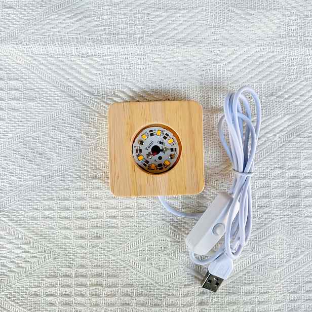 TEMU Jednodílná atmosférická svítící základna, napájená přes USB, bez potřeby baterií, vysoce svítivé LED korálky, možnosti teplého světla/bílého