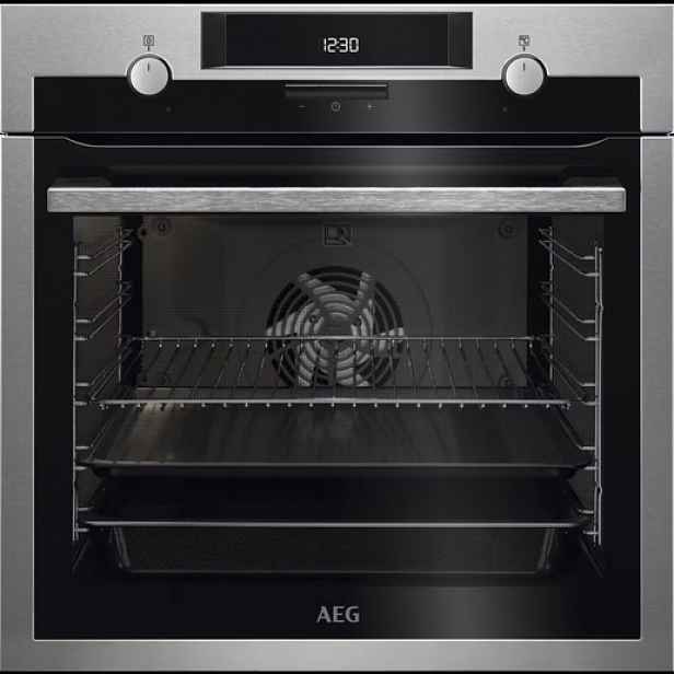 AEG vestavná trouba série 6000 s parní funkcí SteamBake BCE451351M