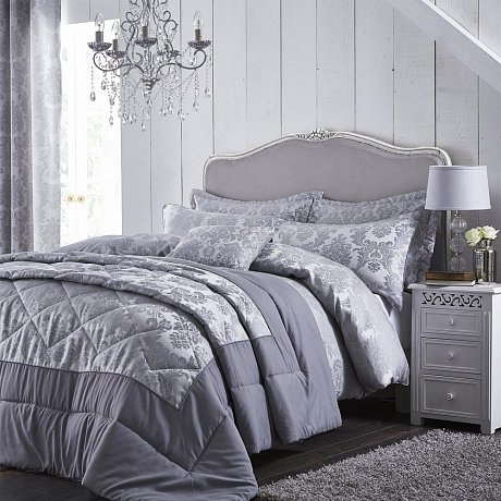 Šedý prošívaný přehoz přes postel Catherine Lansfield Jacquard, 240 x 260 cm