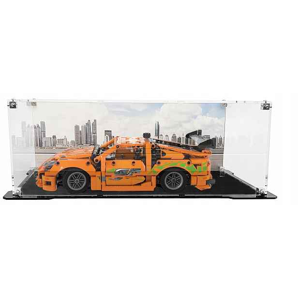 Vitrína s černou základnou a pozadím pro sadu Lego 42204 Toyota Supra MK4