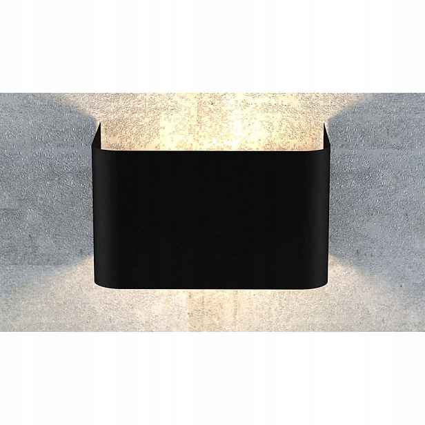 Černá nástěnná lampa kovová horní část a minimalistický design do obývacího pokoje Emibig