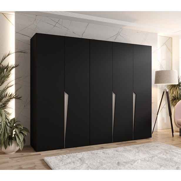Široká šatní skříň 250 cm SORAYA 1 - černá / kašmírové úchyty