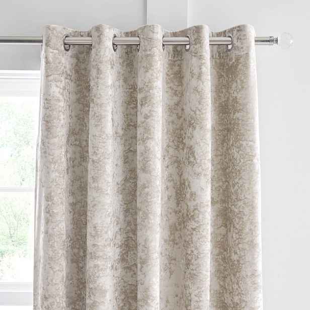 Béžové závěsy v sadě 2 ks 229x229 cm Crushed Velvet – Catherine Lansfield
